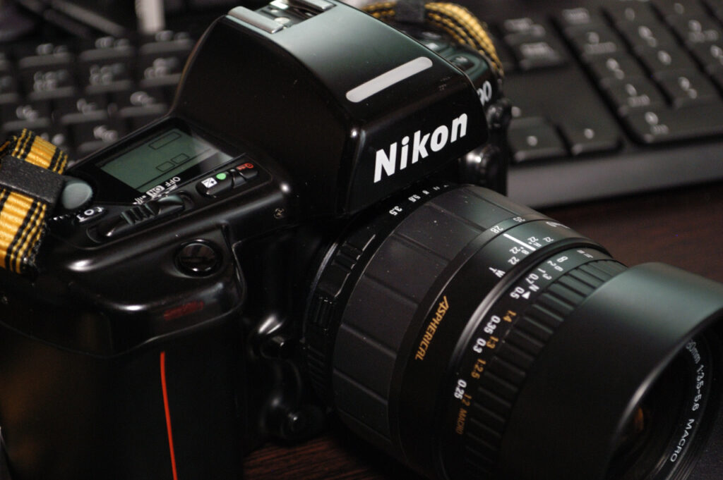Nikon F90S